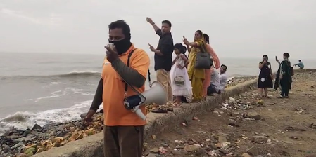Heavy rain warning for south Bengal as cyclone Arnab disrupts air travel, several flights cancelled Heavy rain warning for south Bengal as cyclone Arnab disrupts air travel, several flights cancelled