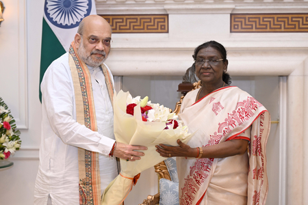HM Amit Shah calls on President Droupadi Murmu at Rashtrapati Bhavan HM Amit Shah calls on President Droupadi Murmu at Rashtrapati Bhavan
