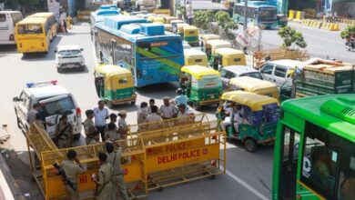 Daylight robbery in Delhi: Robbers barge into office, loot Rs 2.30 crore at gunpoint in Lahori Gate