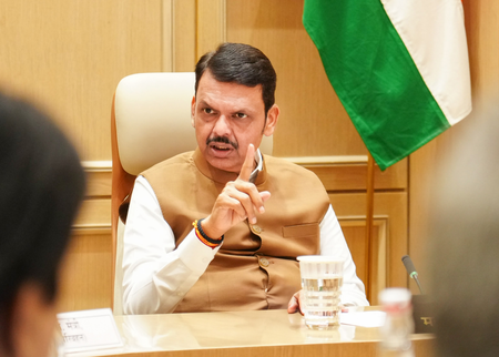 Maha CM directs development of state-of-the-art digital platforms for aggregator companies