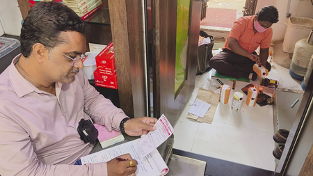 Gujarat: Rapid test kits mandatory for food traders ahead of Diwali Gujarat: Rapid test kits mandatory for food traders ahead of Diwali