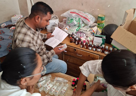‘No recognised medical degree’: Nine fake doctors held in Gujarat ‘No recognised medical degree’: Nine fake doctors held in Gujarat
