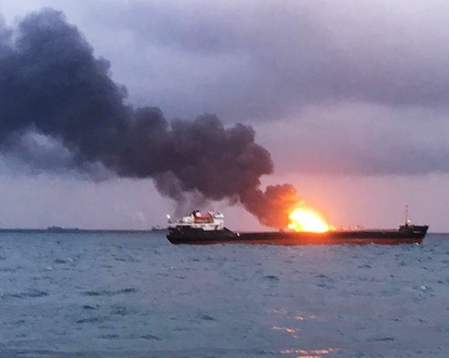 Vessel catches fire in Hormuz off Oman’s coast: UKMTO Vessel catches fire in Hormuz off Oman’s coast: UKMTO