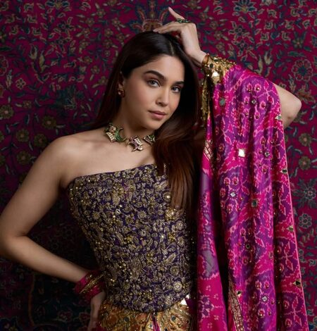 Sharvari shares heartwarming story of wearing mother’s heirloom saree for ‘Yeh Prem Mol Liya’ Sharvari shares heartwarming story of wearing mother’s heirloom saree for ‘Yeh Prem Mol Liya’