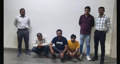 Posing as ‘guru’, gang dupes elderly man of over Rs 19 lakh in Gujarat; three arrested Posing as ‘guru’, gang dupes elderly man of over Rs 19 lakh in Gujarat; three arrested