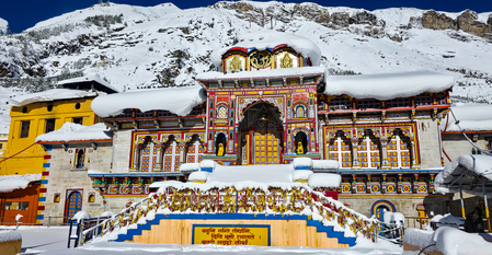 Helicopter returning from Badrinath Dham crashes near Joshimath; search operation underway Helicopter returning from Badrinath Dham crashes near Joshimath; search operation underway