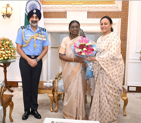 IAF Chief Amar Preet Singh calls on President Murmu ahead of his retirement