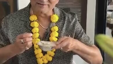Abhijeet Bhattacharya misses his mother on his birthday, recalls her making Bengali feast for him Abhijeet Bhattacharya misses his mother on his birthday, recalls her making Bengali feast for him