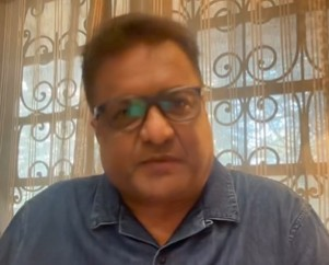 Sanjay Gupta had shared his dilemma over which of his two favourite stars’ biographies to read first