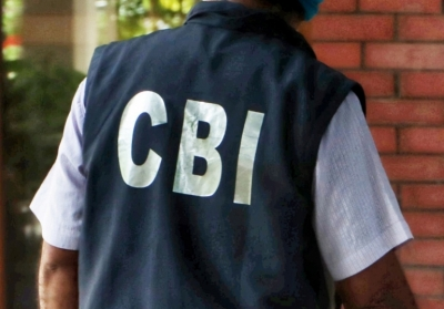 CBI arrests two ED officials in Lucknow in Rs 5 lakh bribery case CBI arrests two ED officials in Lucknow in Rs 5 lakh bribery case