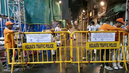 Kolkata stampede: Uncertainties prevail over idol immersion of Chorbagan puja pandal