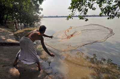 India goes for big push to small inland fisheries, production target set at 30 million tonnes (Lead) India goes for big push to small inland fisheries, production target set at 30 million tonnes (Lead)