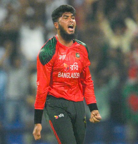 Rishad Hossain returns as Hobart Hurricanes strengthen spin attack for BBL 16 Rishad Hossain returns as Hobart Hurricanes strengthen spin attack for BBL 16