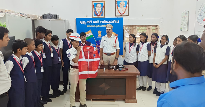 Shadnagar Traffic Police Organises Road Safety Awareness Programme for Students Shadnagar Traffic Police Organises Road Safety Awareness Programme for Students
