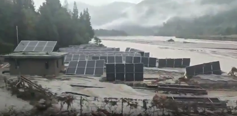 Glacial Lake Outburst in Bhutan Triggers Flood Alert in India; Over 10,000 Evacuated in West Bengal Glacial Lake Outburst in Bhutan Triggers Flood Alert in India; Over 10,000 Evacuated in West Bengal