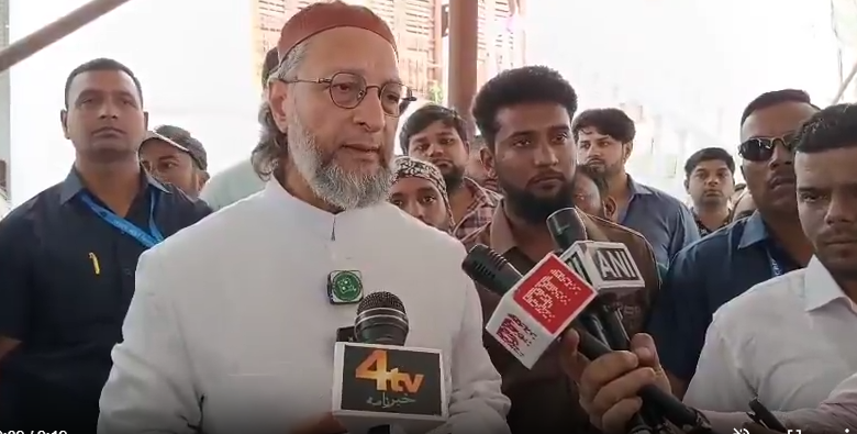 Asaduddin Owaisi Urges Graduates to Enrol for Upcoming MLC Elections Asaduddin Owaisi Urges Graduates to Enrol for Upcoming MLC Elections