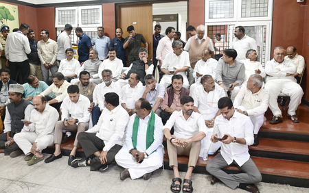 K’taka BJP objects to CM, cabinet ministers’ protest at EC office; demands FIRs, arrest