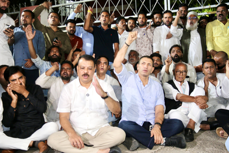 Rahul, Priyanka’s detention: MP Congress protests outside EC office in Bhopal