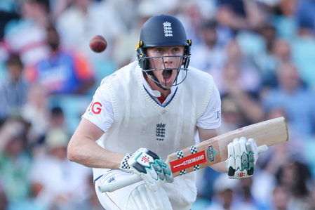 Zak Crawley signs one-year Kent extension after losing England central contract Zak Crawley signs one-year Kent extension after losing England central contract