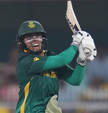 Melbourne Renegades sign Chloe Tryon for WBBL 12
